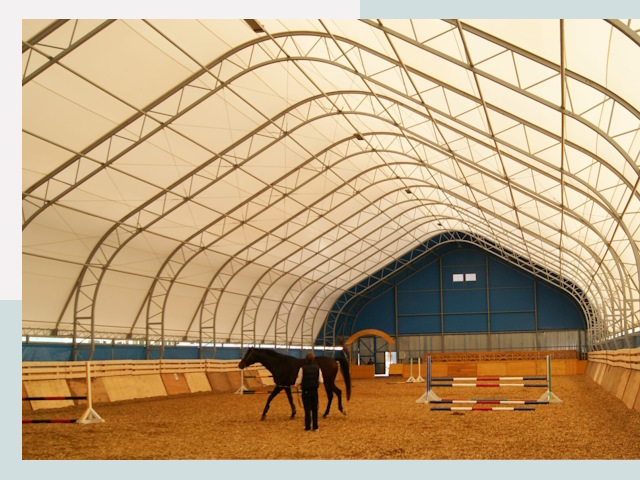 Строительство конных манежей в Пыти-Яхах
