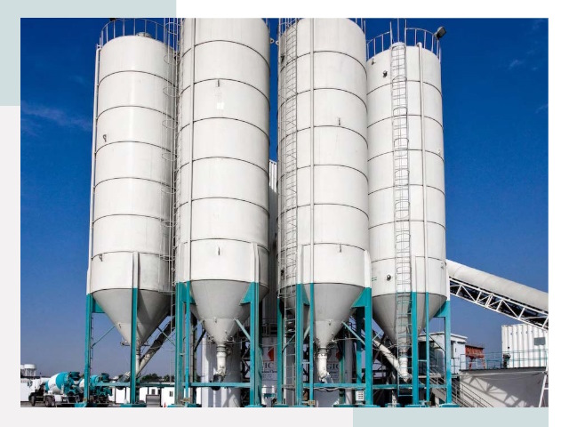 Строительство цементных силосов в Пыти-Яхах